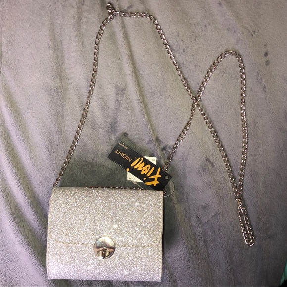 Fioni Silver Shoulder Bag - Picture 1 of 3